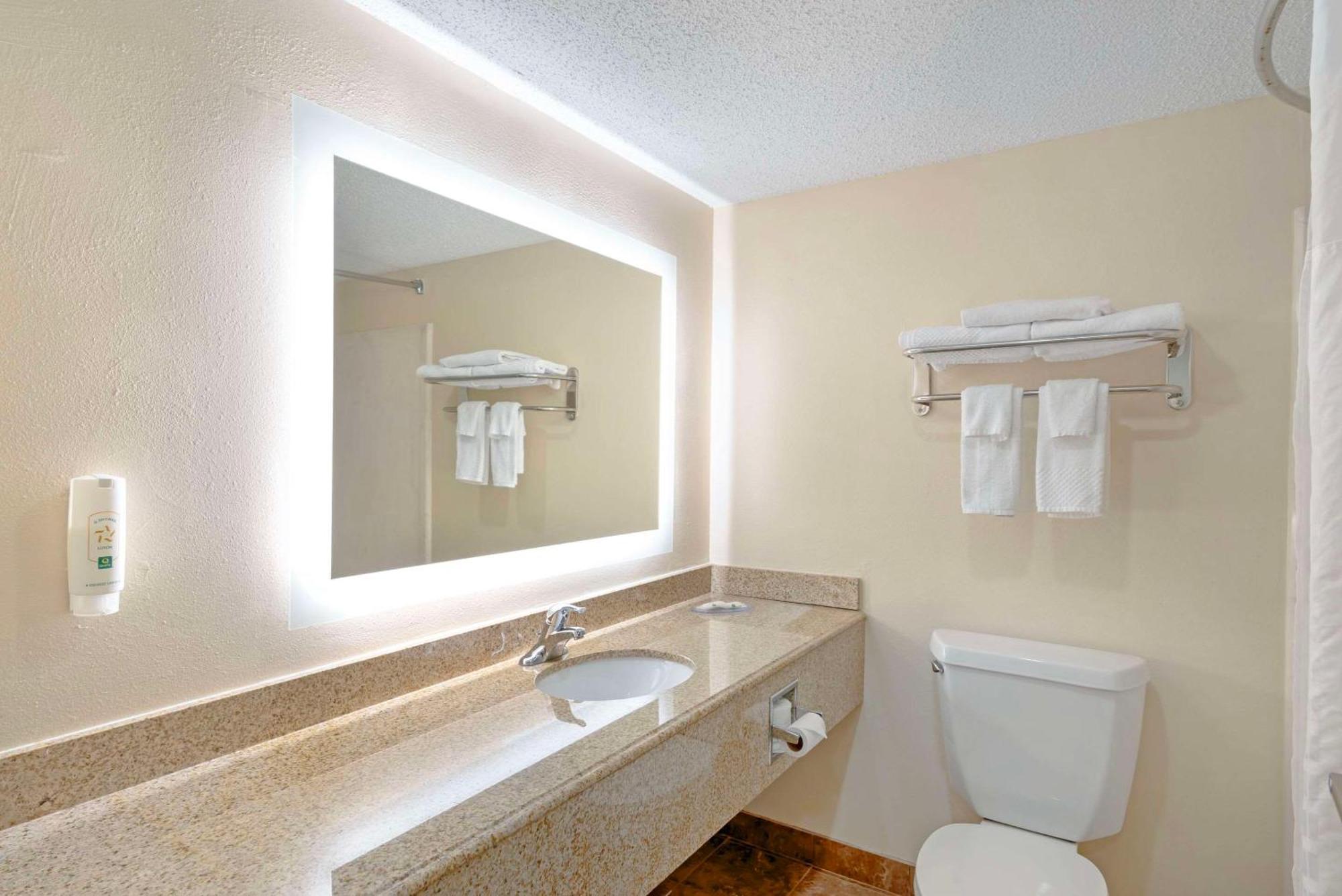 Quality Inn Valley - West Point Εξωτερικό φωτογραφία