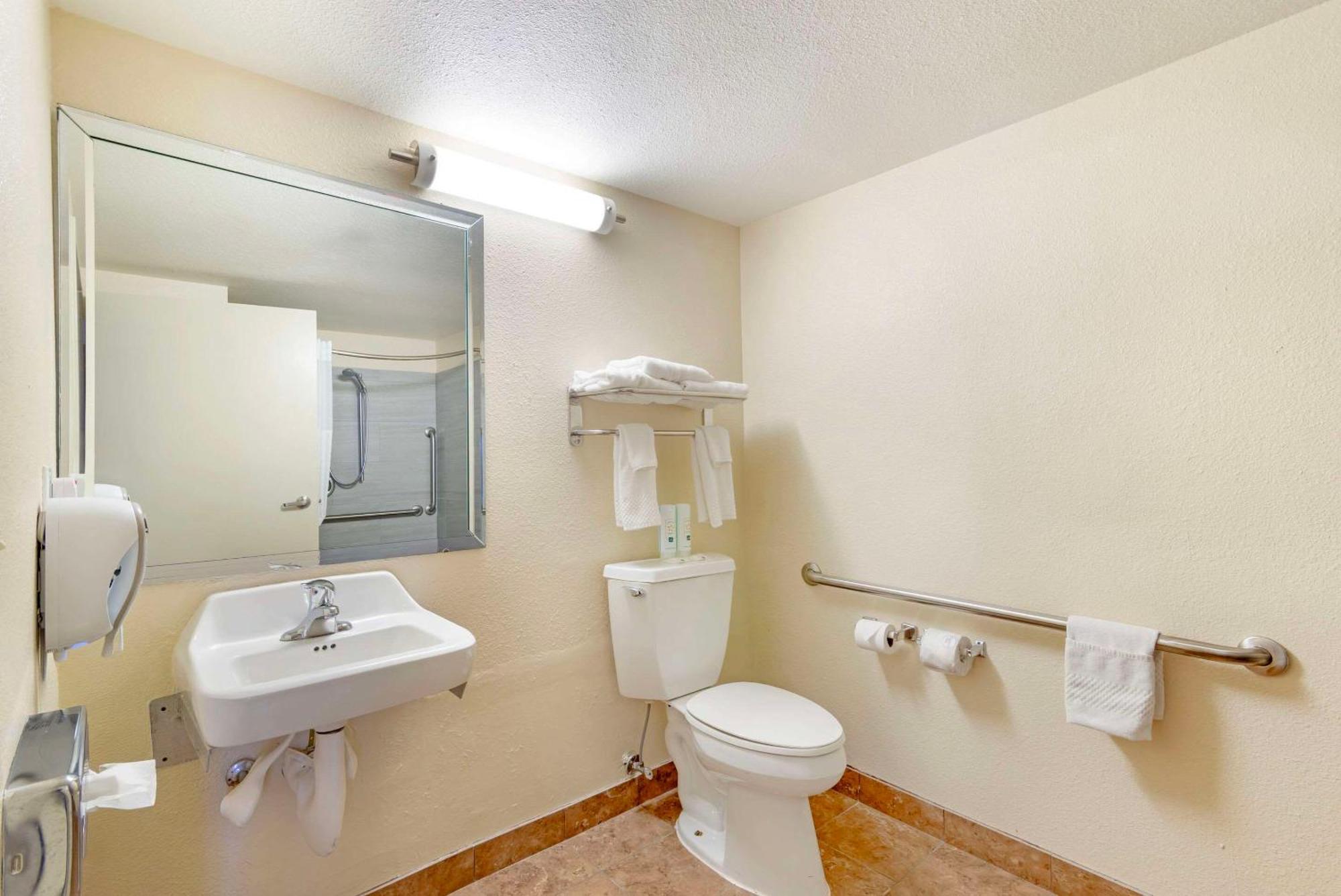 Quality Inn Valley - West Point Εξωτερικό φωτογραφία